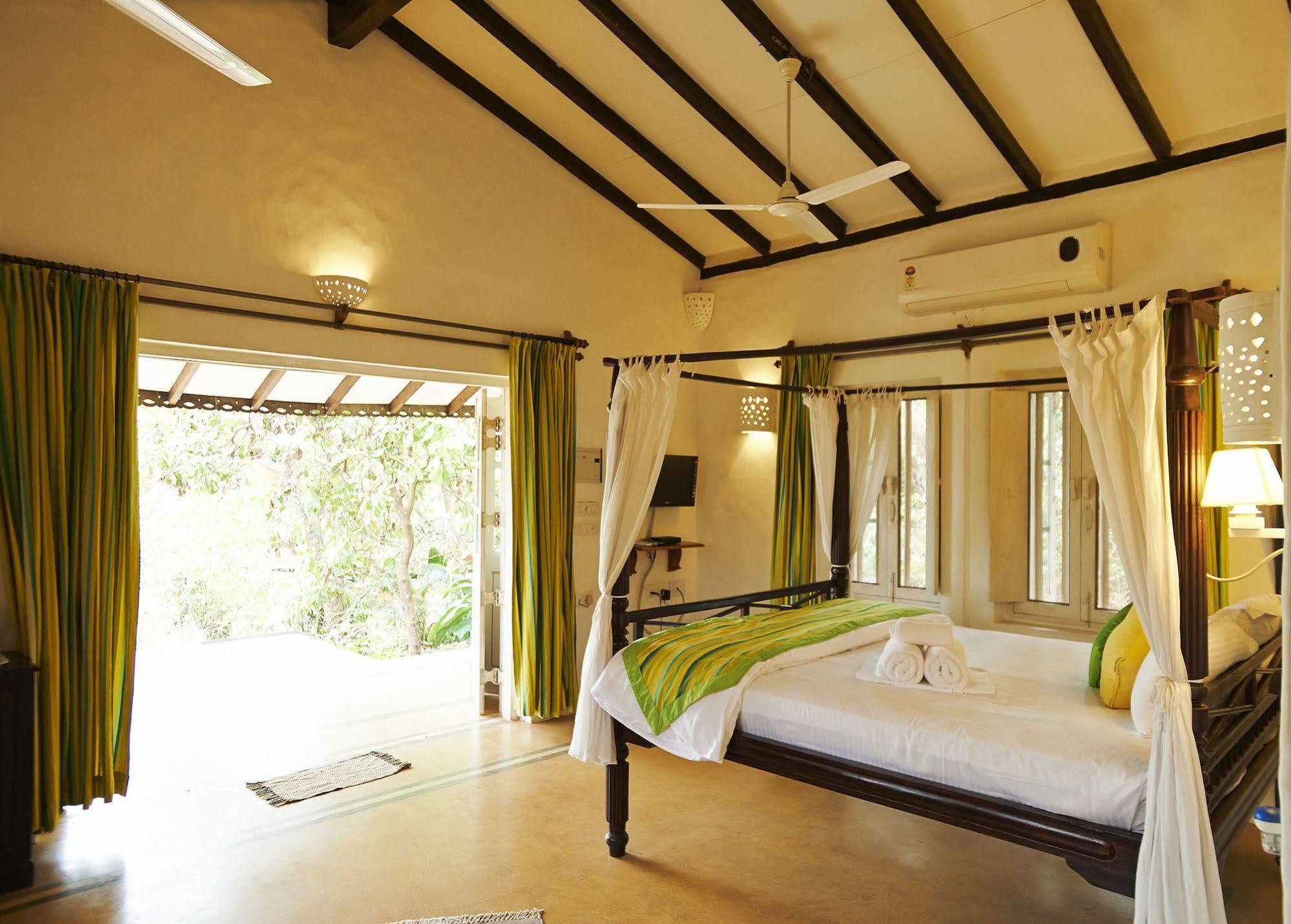 Wildflower Villas - All Villa Hotel, Family Run Candolim Exterior photo