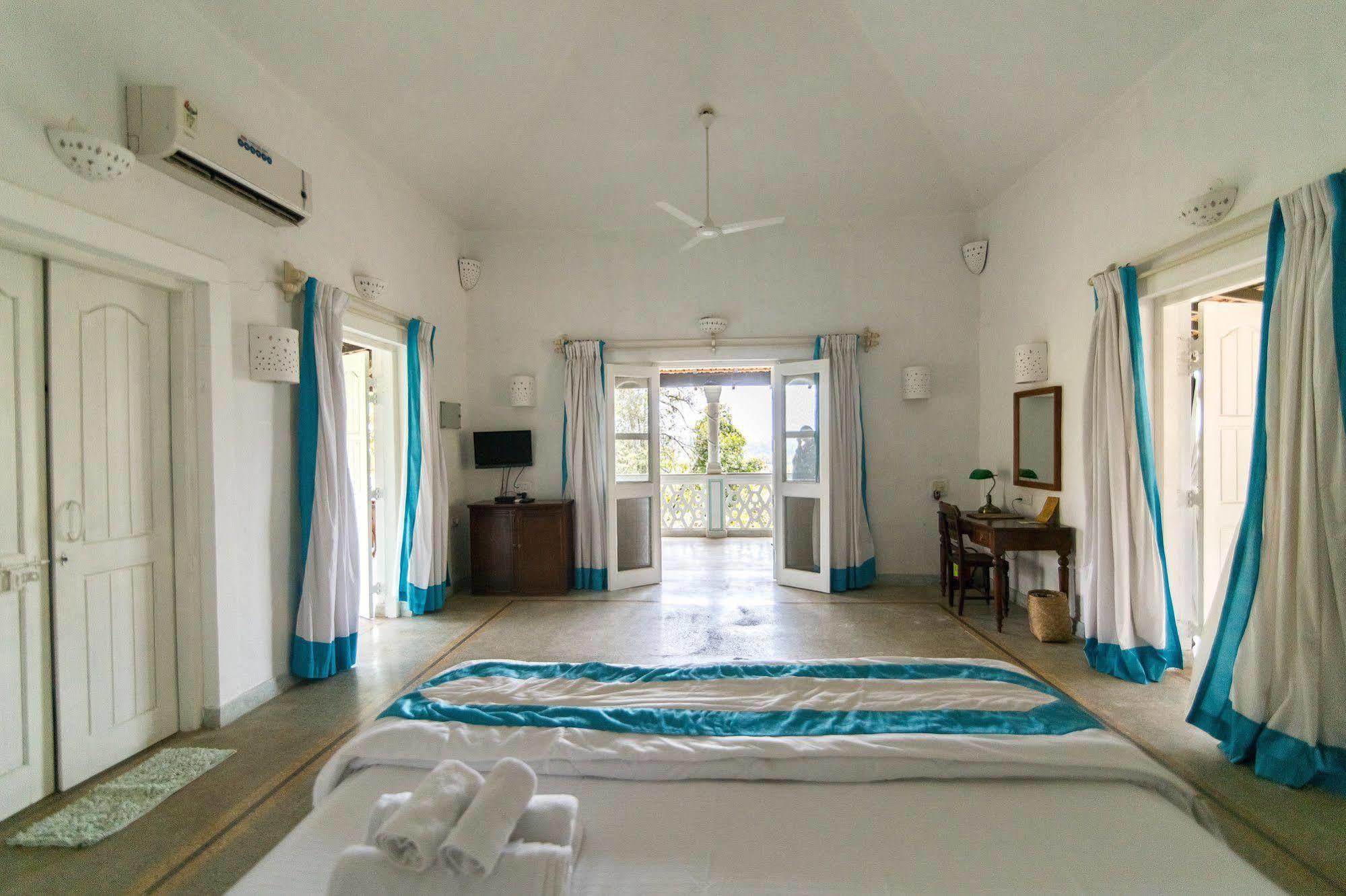 Wildflower Villas - All Villa Hotel, Family Run Candolim Exterior photo